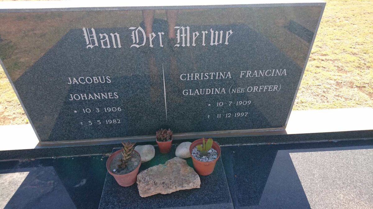 MERWE Jacobus Johannes, van der 1906-1982 &amp; Christina Francina Glaudina ORFFER 1909-1997