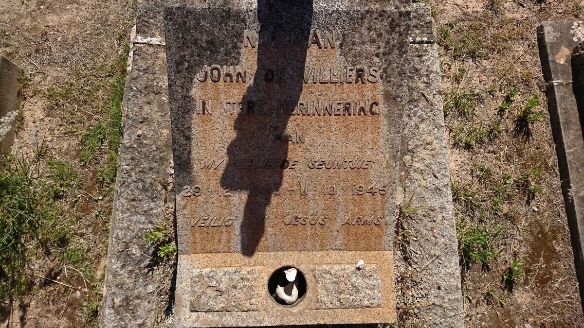 VILLIERS Norman John, de 1943-1945