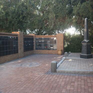 2. Commemoration Wall / Gedenkmuur