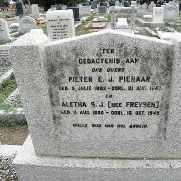 PIENAAR E.J. 1882-1947 &amp; Aletha S.J. FREYSEN 1850-1949