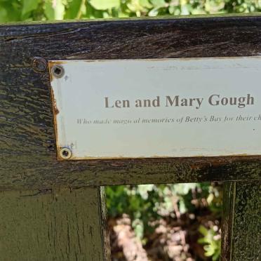 GOUGH Len &amp; Mary