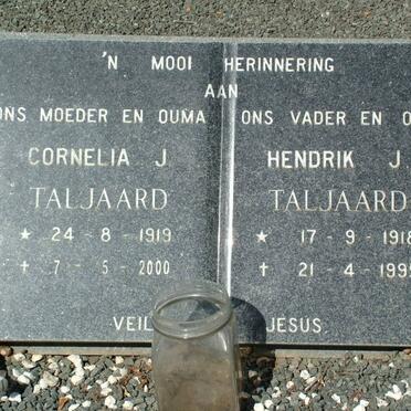 TALJAARD Hendrik J.P. 1918-1995 &amp; Cornelia J. 1919-2000