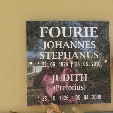 FOURIE Johannes Stephanus 1924-2010 &amp; Judith PRETORIUS 1926-2009