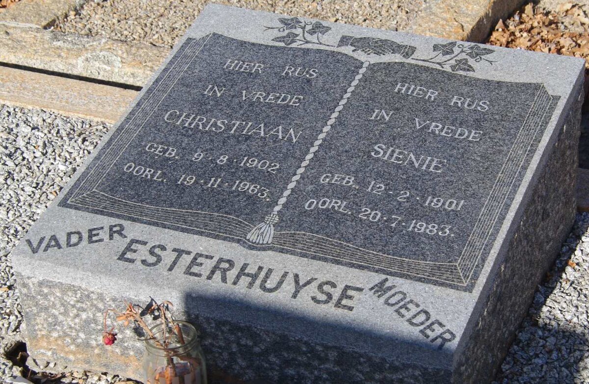 ESTERHUYSE Christiaan 1902-1963 &amp; Sienie 1901-1983