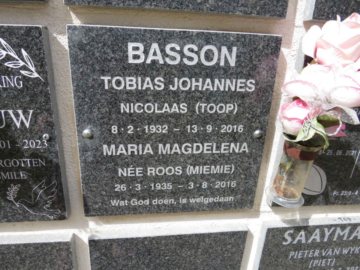 BASSON Tobias Johannes 1932-2016 & Maria Magdalena ROOS 1935-2016