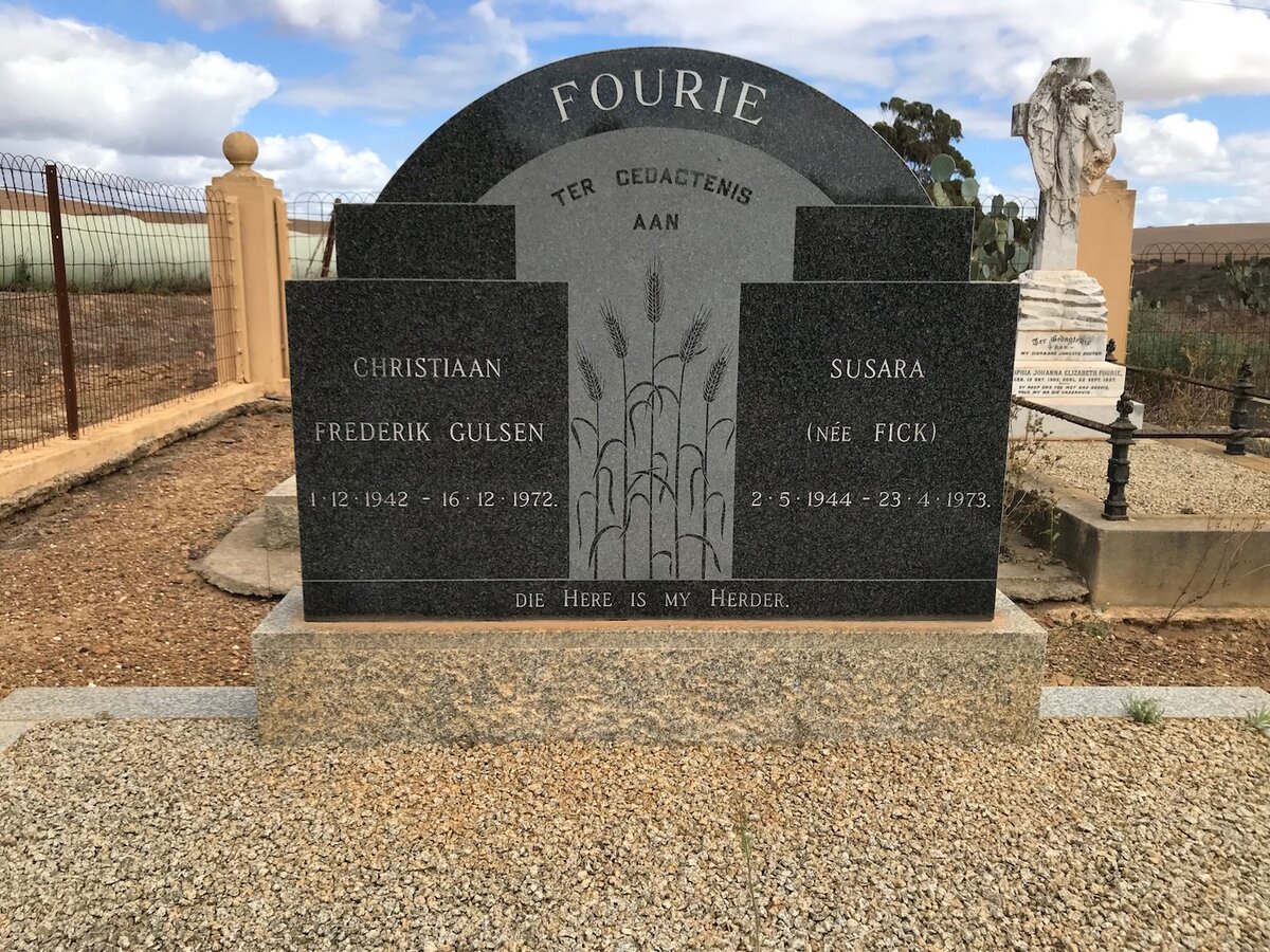 FOURIE Christiaan Frederik Gulsen 1942-1972 &amp; Susara FICK 1944-1973