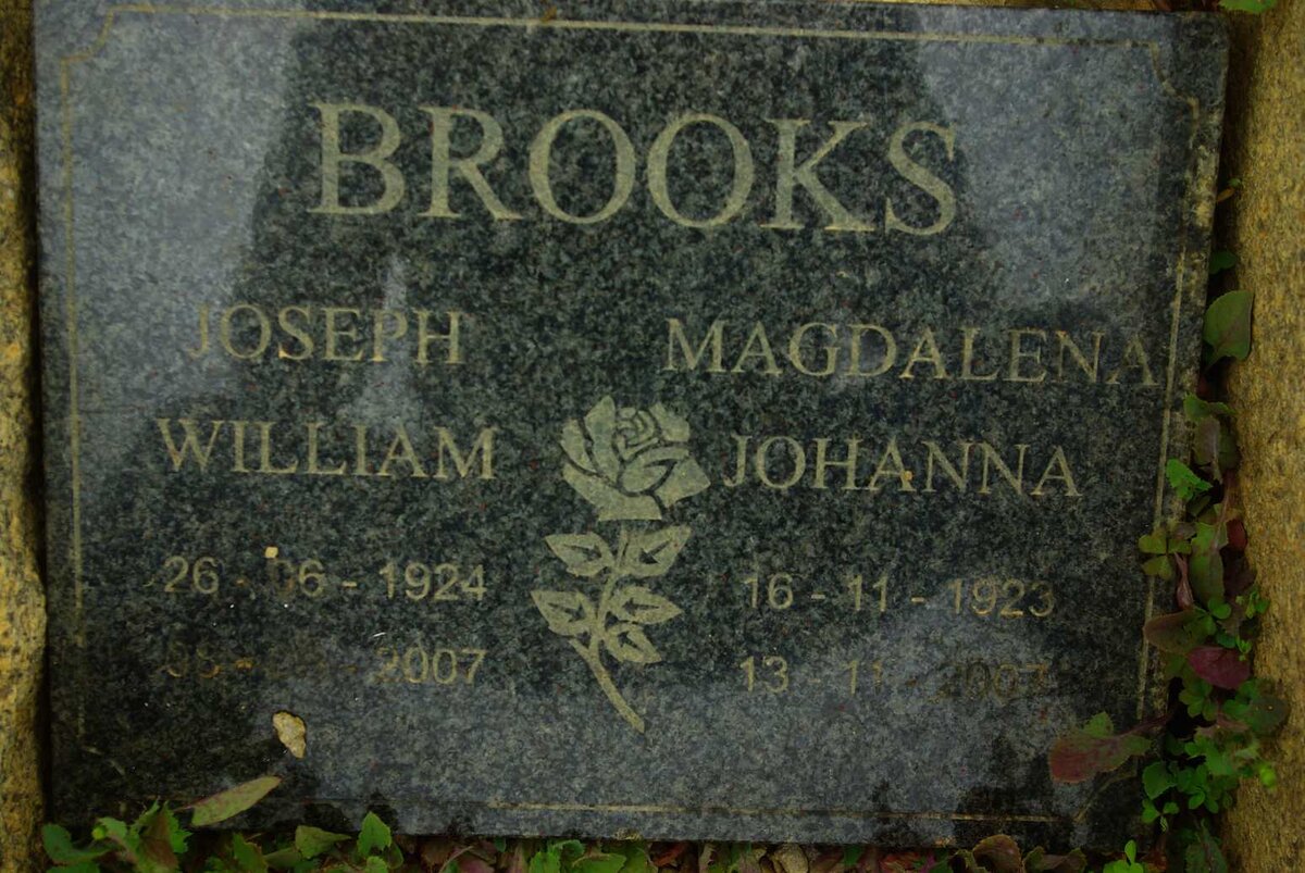 BROOKS Joseph William 1924-2007 &amp; Magdalena Johanna 1923-2007