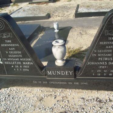 MUNDEY Petrus Johannes Daniel 1916-1981 &amp; Heilletjie Maria 1923-1974