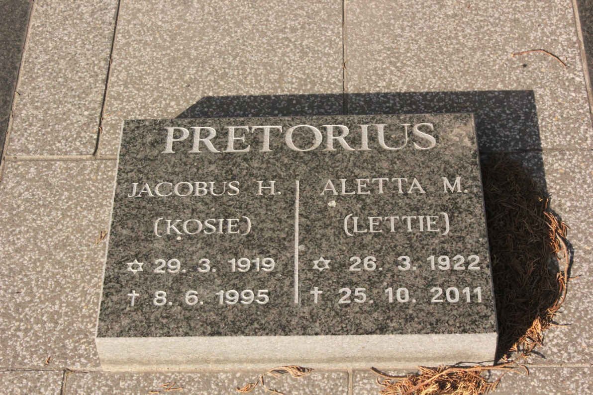 PRETORIUS Jacobus H. 1919-1995 &amp; Aletta M. 1922-2011