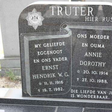 TRUTER Ernst Hendrik W.G. 1916-1982 &amp; Annie Dorothy 1914-1988