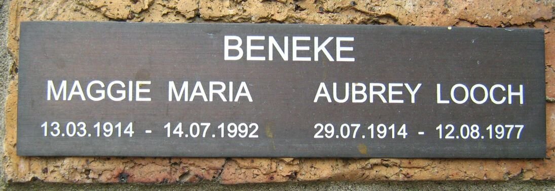 BENEKE Aubrey Looch 1914-1977 &amp; Maggie Maria 1914-1992
