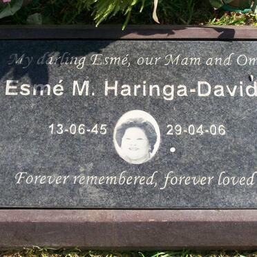 DAVIDS Esmé M., Haringa 1945-2006