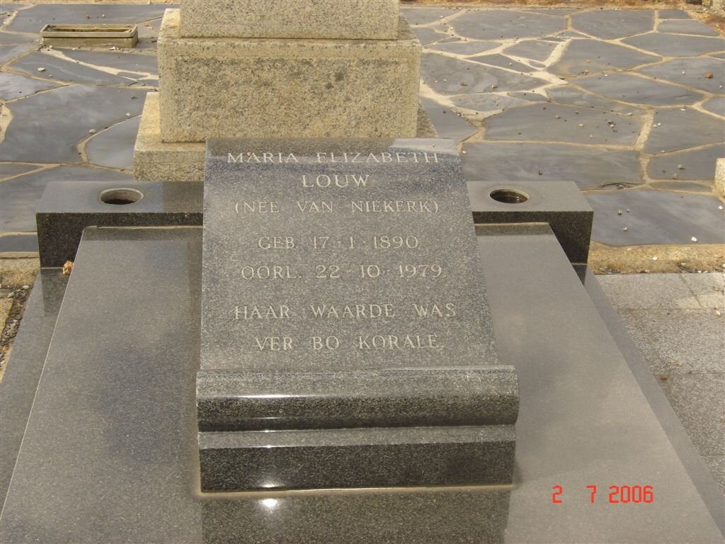LOUW Maria Elizabeth nee VAN NIEKERK 1890-1979
