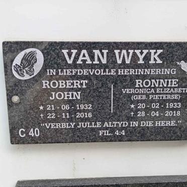 WYK Robert John, van 1932-2016 &amp; Veronica Elizabeth PIETERSE 1933-2018
