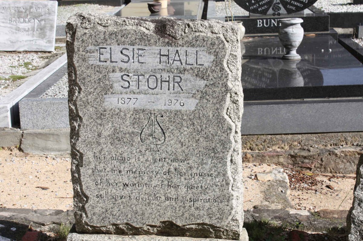STOHR Elsie Hall 1877-1976