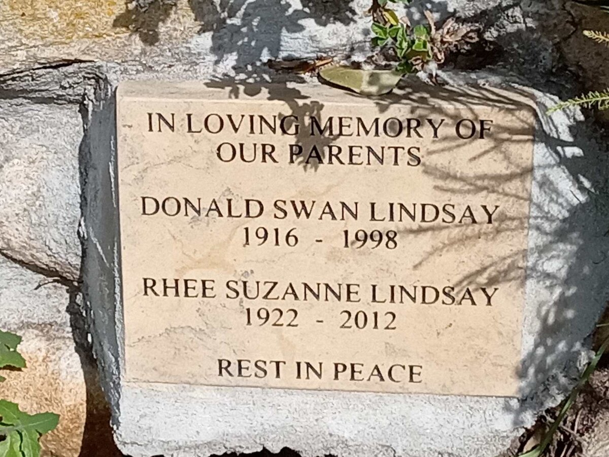 LINDSAY Donald Swan 1916-1998 &amp; Rhee Suzanne 1922-2012