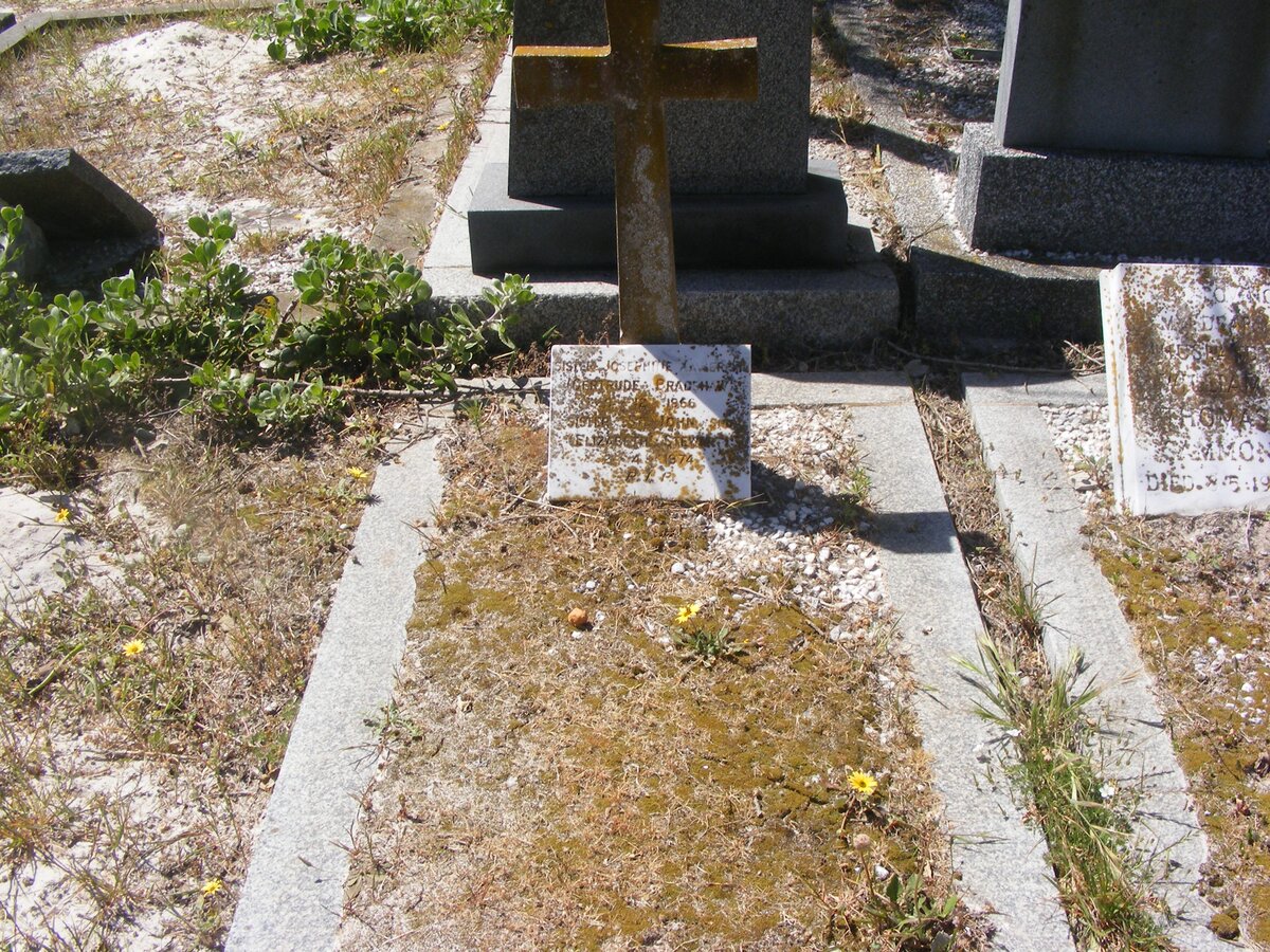 BRADSHAW Gertrude -1956 :: STEWART Elizabeth -1974