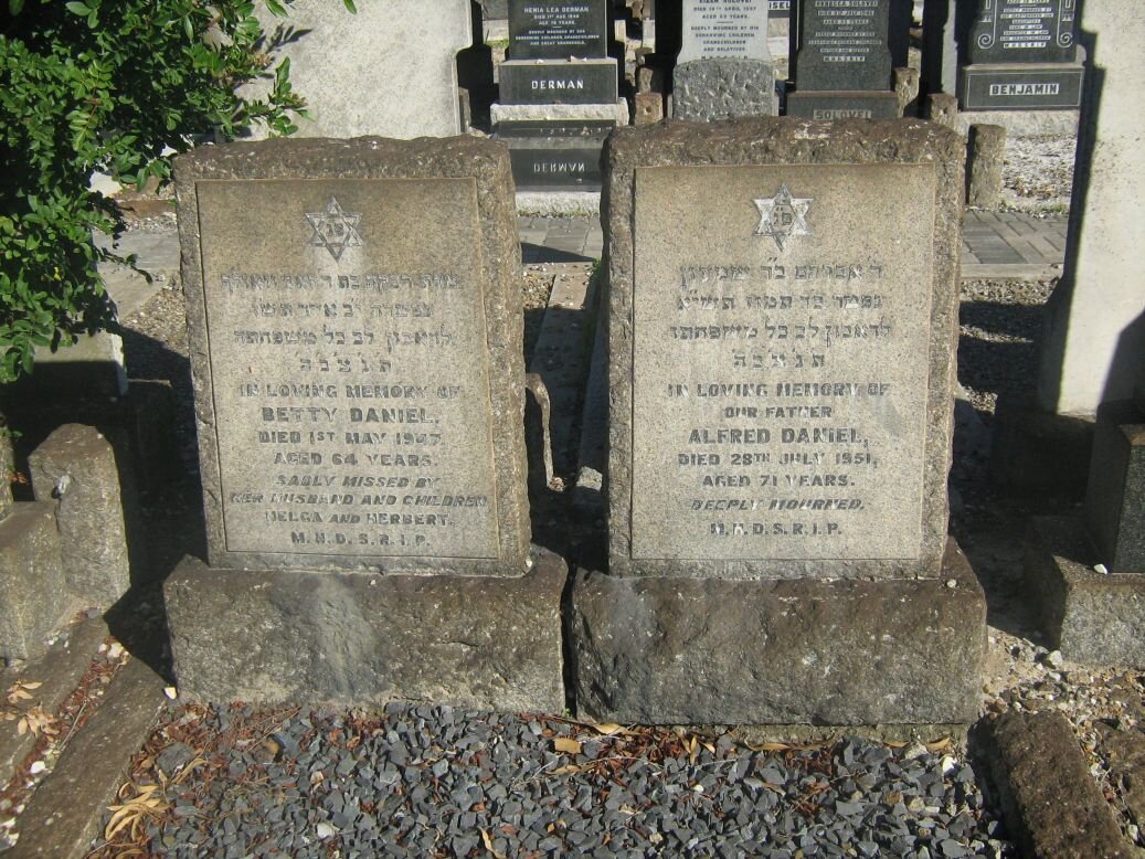 DANIEL Alfred -1951 &amp; Betty -1947
