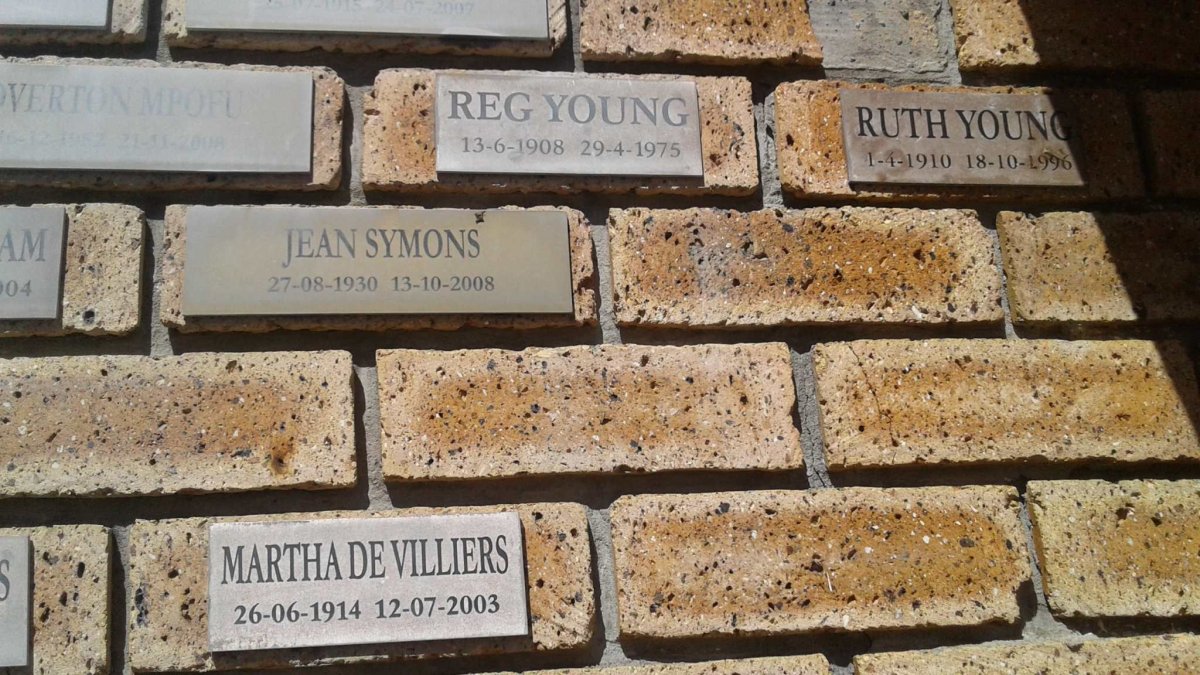 YOUNG Reg 1908-1975 &amp; Ruth 1910-1996 :: SYMONS Jean 1930-2008 :: VILLIERS Martha, de 1914-2003