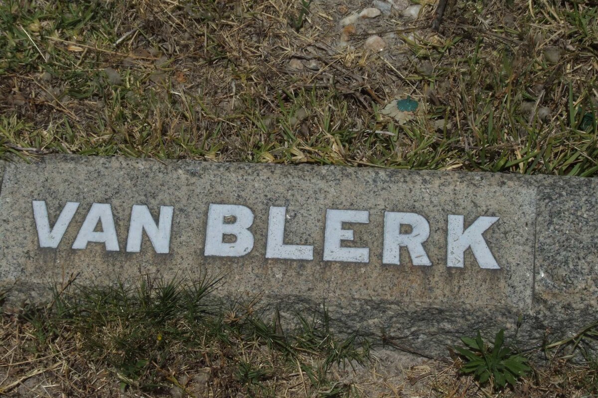 BLERK, van ?