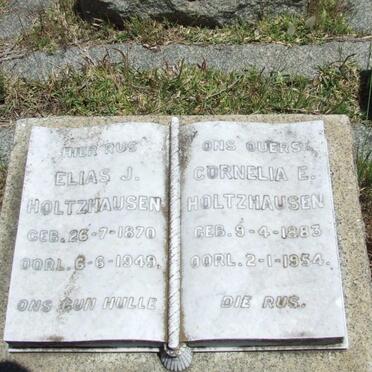 HOLTZHAUSEN Elias J. 1870-1949 &amp; Cornelia E. 1883-1954