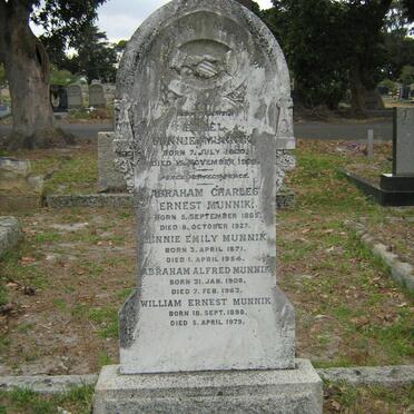 MUNNIK Abraham Charles Ernest 1865-1927 &amp; Minnie Emily 1871-1954
