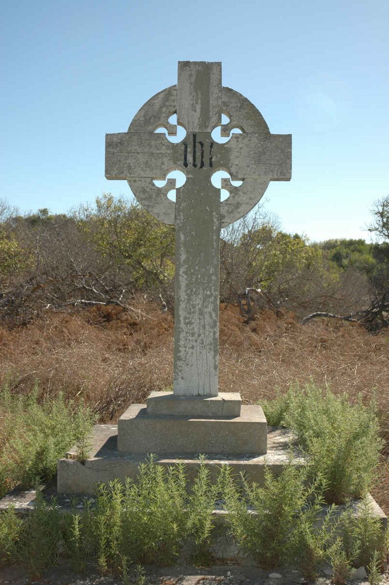 Unknown monument on Robben Island_1