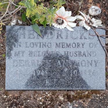 HENDRICKS Derrick Anthony 1945-1994