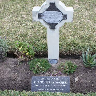 DAVIES H. -1944 :: BRACE Diane Mary nee DAVIES 1938-1996