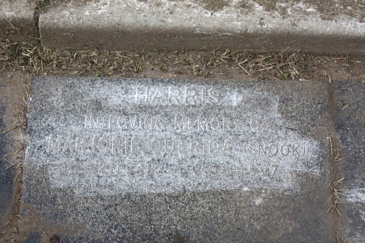 HARRIS Marjorie Ouerida nee SNOOK 1942-1997