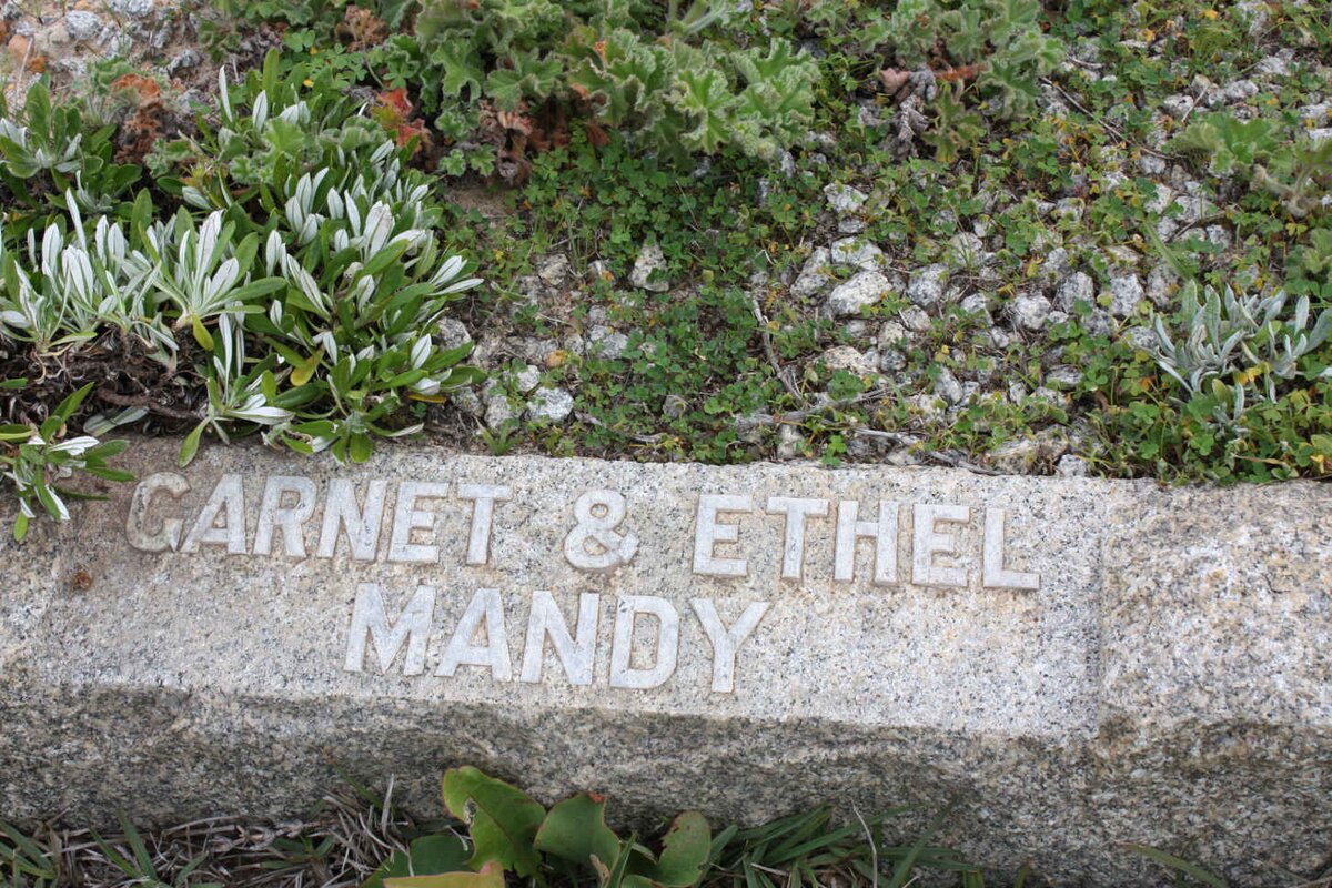 MANDY Garnet &amp; Ethel