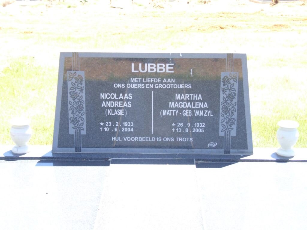 LUBBE Nicolaas Andreas 1933-2004 &amp; Martha Magdalena VAN ZYL 1932-2005