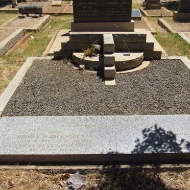 MERWE Albertus Jacobus Wilhelm, van der 18??-1981 &amp; Alida Johanna -1980