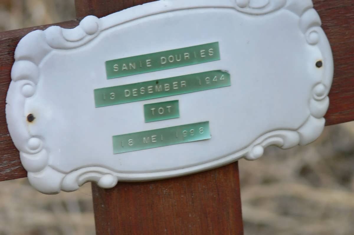 DOURIES Sanie 1944-1998