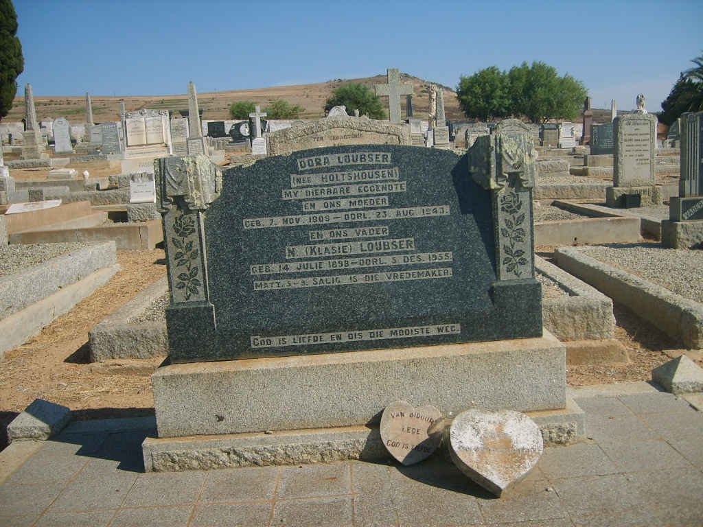 LOUBSER N. 1898-1955 &amp; Dora HOLTSHOUSEN 1909-1943