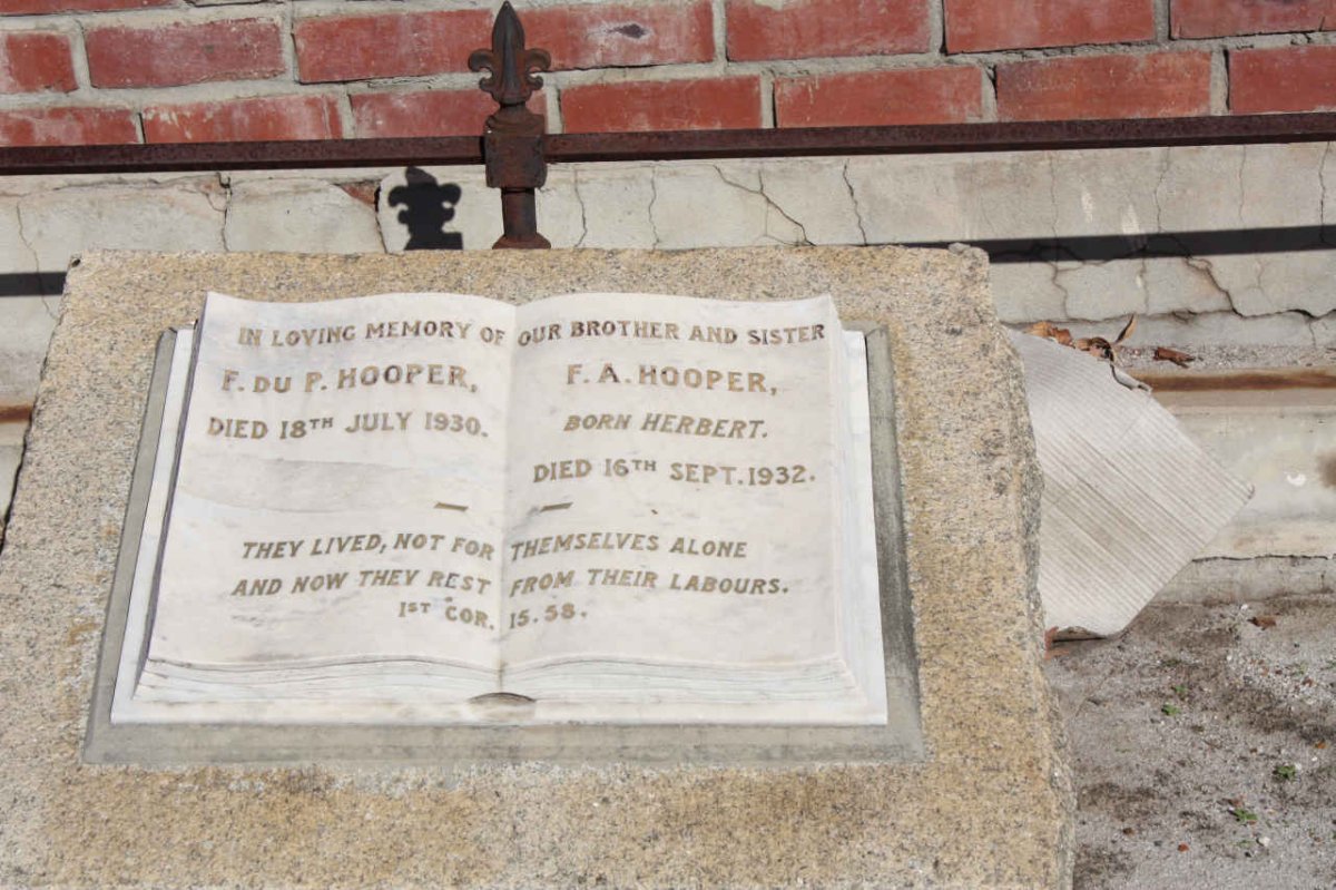 HOOPER F. du P. -1930 &amp; F.A. HERBERT -1932