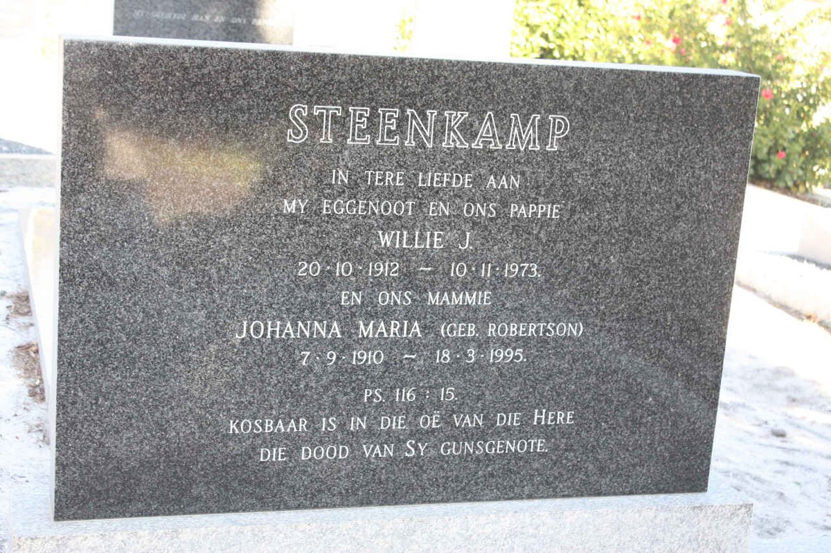 STEENKAMP Willie J. 1912-1973 &amp; Johanna Maria ROBERTSON 1910-1995