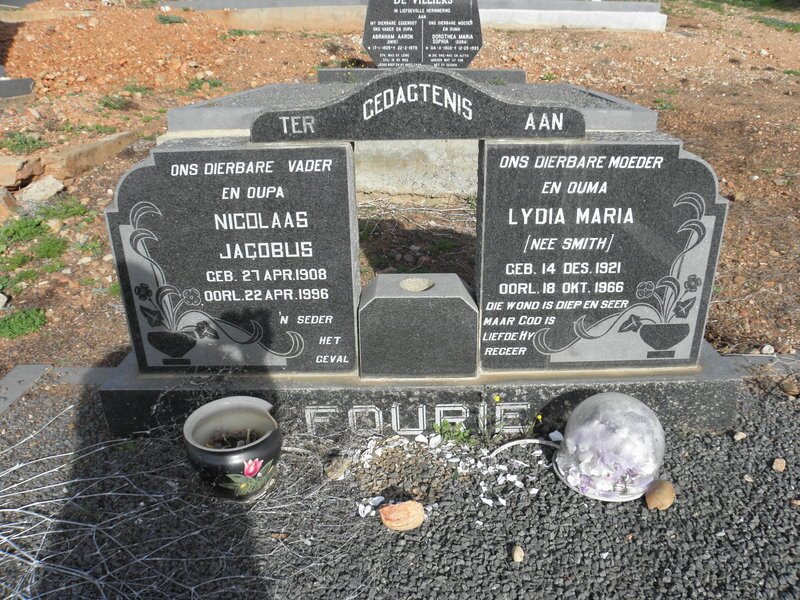 FOURIE Nicolaas Jacobus 1908-1996 &amp; Lydia Maria SMITH 1921-1966
