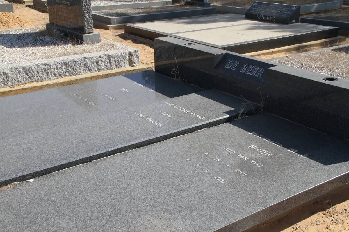 BEER Gysbert J., de 1896-1991 &amp; Petronella M.A. VAN ZYL 1901-1987