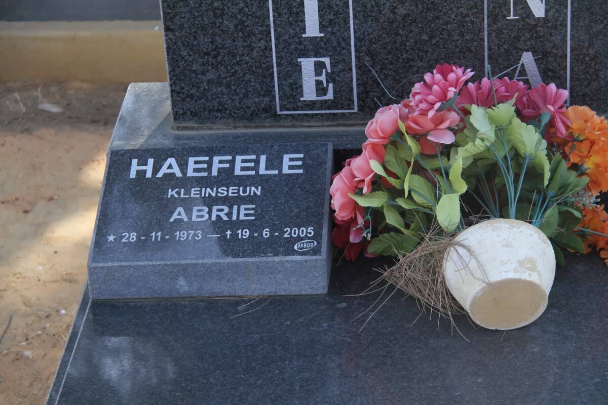 HAEFELE Abrie 1973-2005