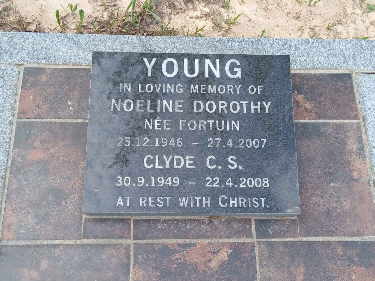 YOUNG Clyde C.S. 1949-2008 &amp; Noeline Dorothy FORTUIN 1946-2007