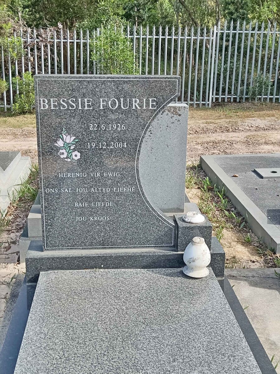 FOURIE Bessie 1926-2004