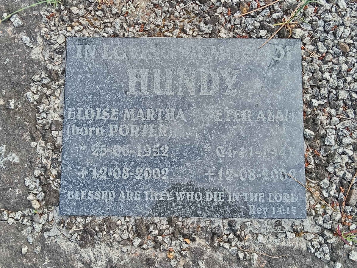 HUNDY Peter Alan 1947-2002 & Eloise Martha PORTER 1952-2002