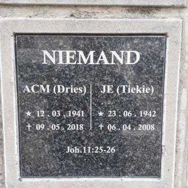 NIEMAND A.C.M. 1941-2018 &amp; J.E. 1942-2008