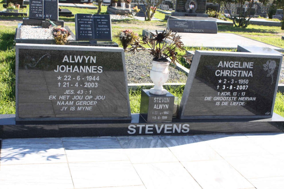 STEVENS Alwyn Johannes 1944-2003 &amp; Angeline Christina 1950-2007 :: STEVENS Steven Alwyn 1993-1999