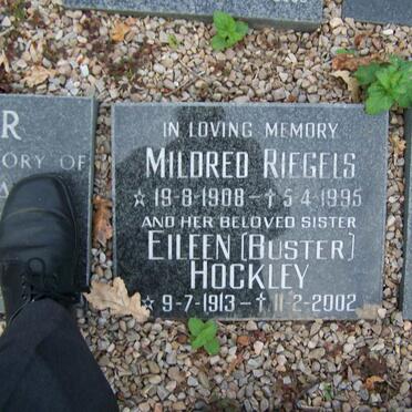 RIEGELS Mildred 1908-1995 :: HOCKLEY Eileen 1913-2002