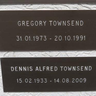 TOWNSEND Dennis Alfred 1933-2009 :: TOWNSEND Gregory 1973-1991