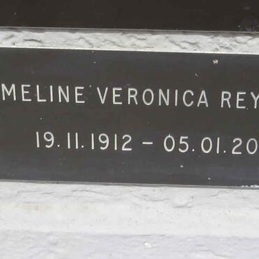 REYNOLDS Emeline Veronica 1912-2003
