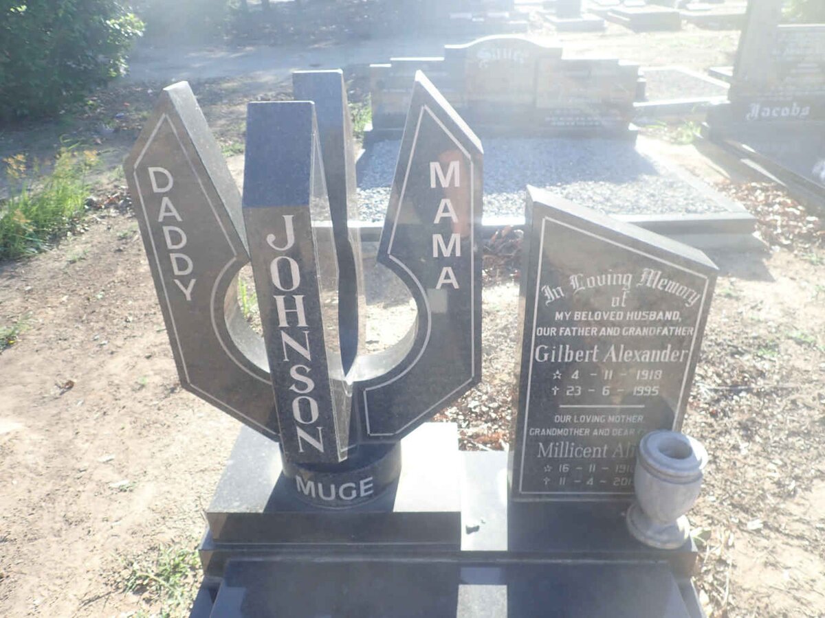 JOHNSON Gilbert Alexander 1918-1995 & Millicent Alice 1918-2013 _1