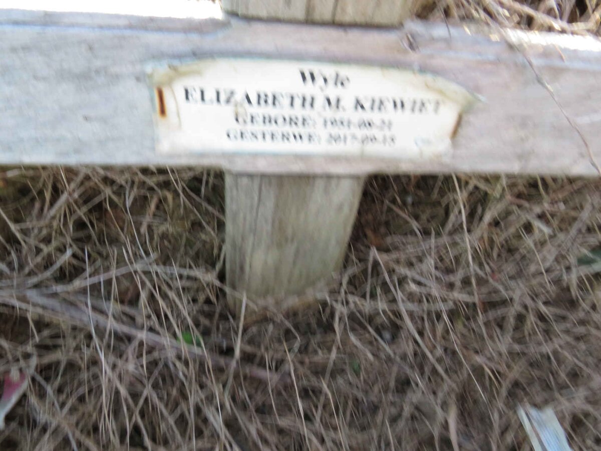 KIEWIET Elizabeth M. 1951-201?